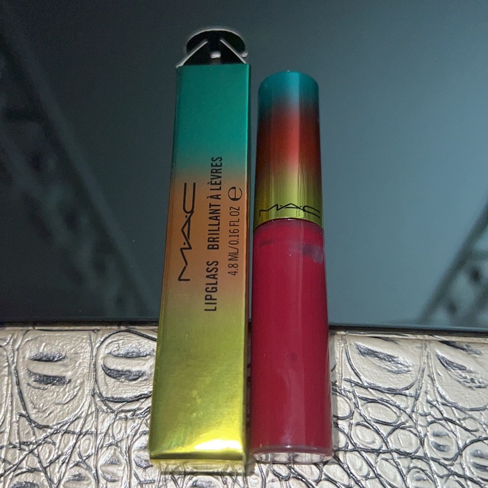 NIB! Mac Cosmetics Wash & Dry Collection Lipglass In Color Hot/Cold.
